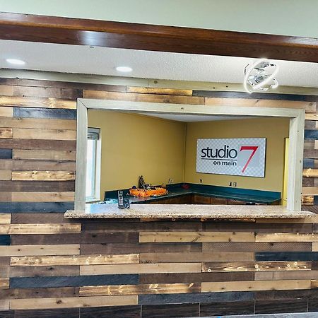 Studio 7 On Main West Fargo 外观 照片